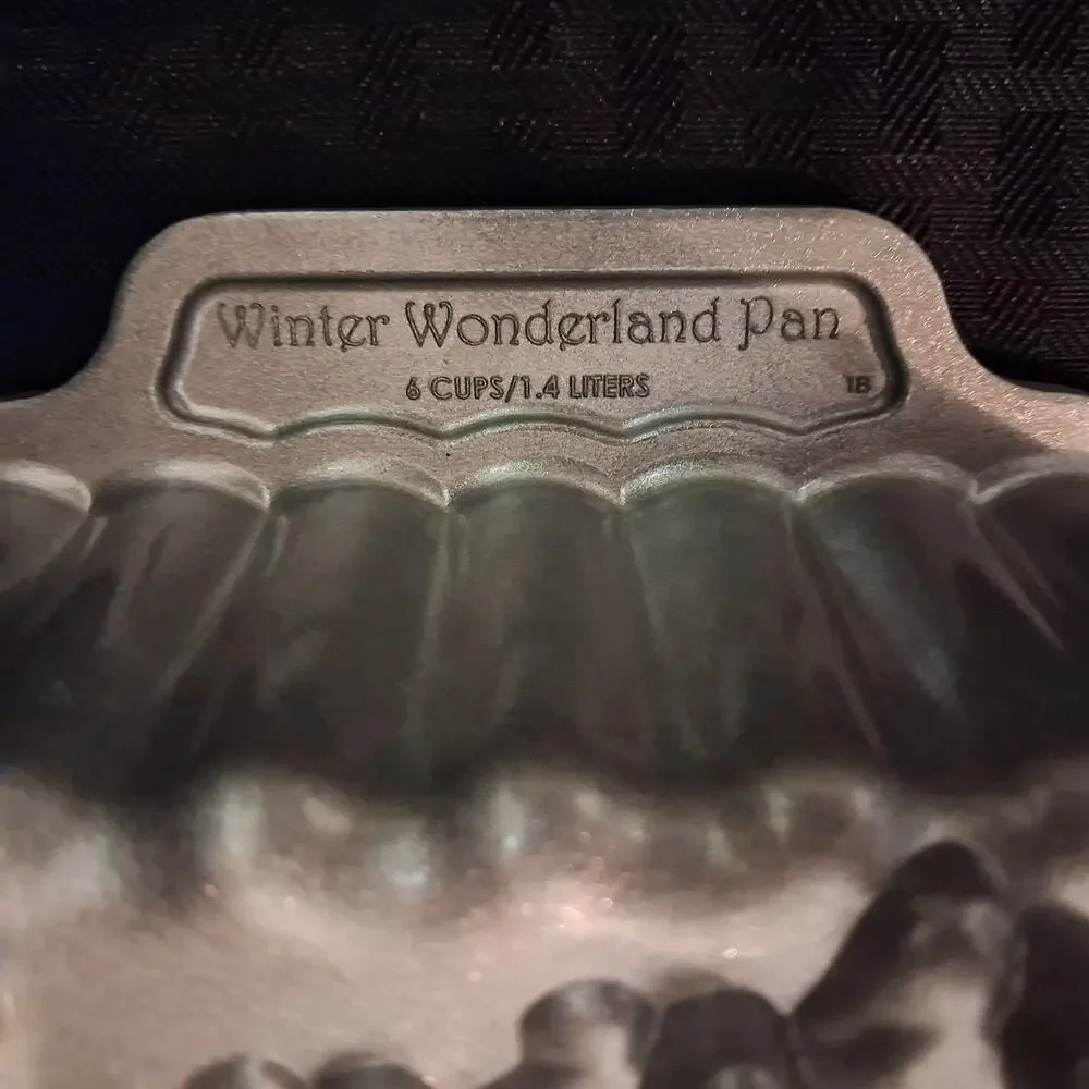 Nordic Ware Winter Wonderland Loaf Pan- Silver NEW